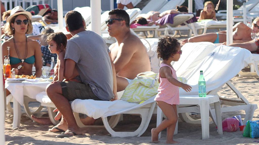 El otro Ronaldo descansa en Ibiza