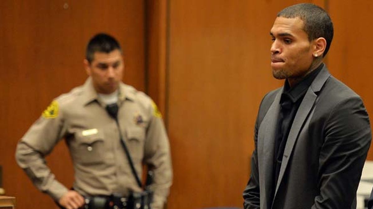 Chris Brown se enfrenta a una condena de hasta cuatro años de prisión