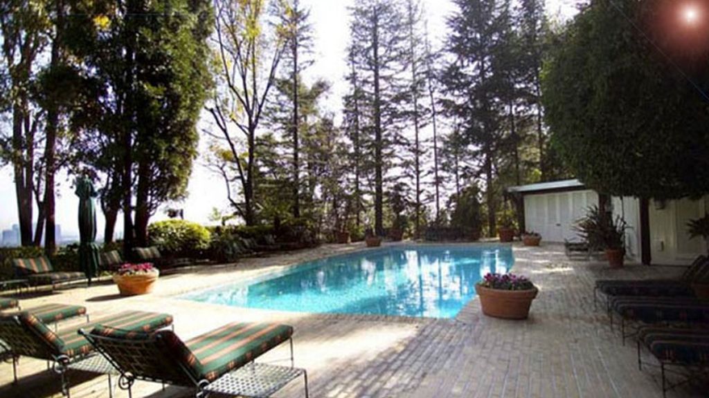 Sandra Bullock se compra una mansión con gimnasio, pista de tenis, piscina y minicine