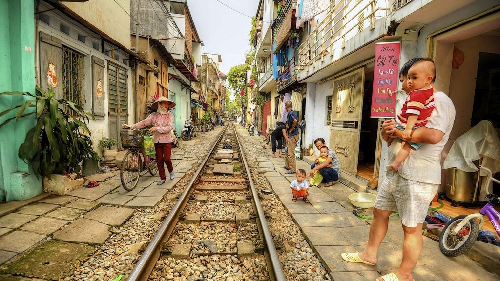 Vietnam, donde el tren es un vecino más