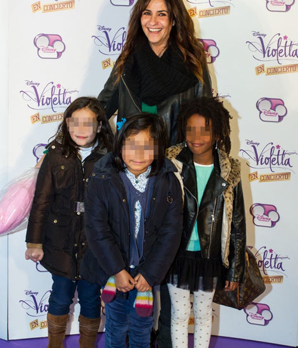 Echevarría, Bustamante y Villa lo dan todo junto a sus hijos en el concierto de 'Violetta'