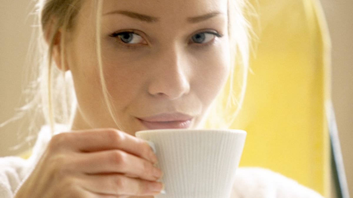 Cuatro tazas diarias de café mejora el rendimiento cognitivo