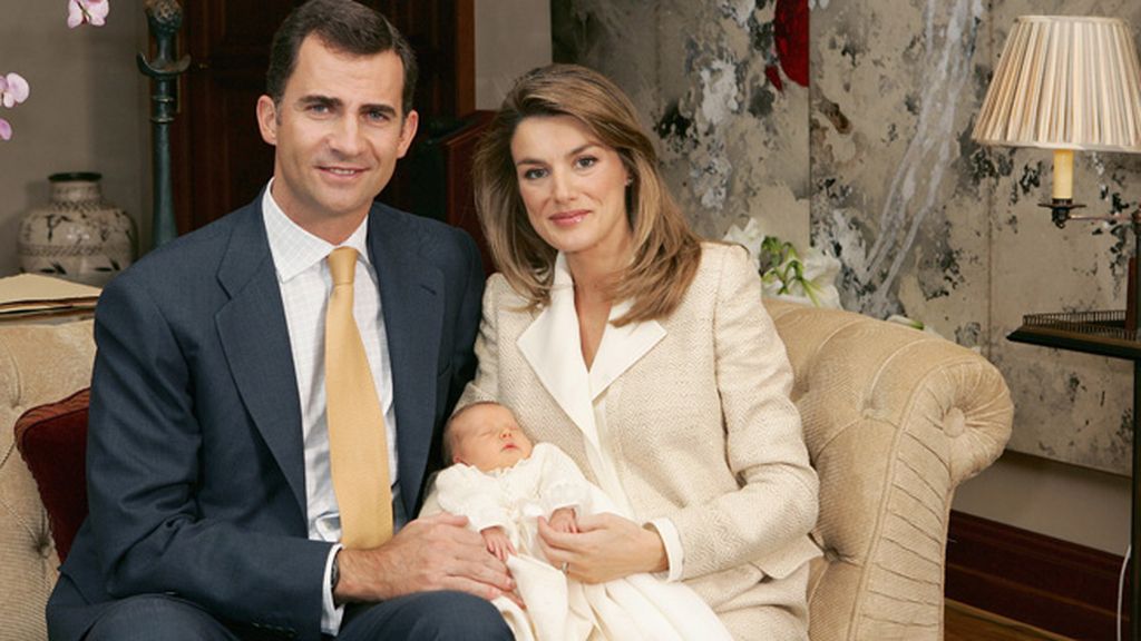 Sucede a su padre, Felipe VI