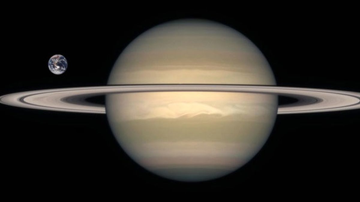 Alienación entre Saturno, la Tierra y el Sol