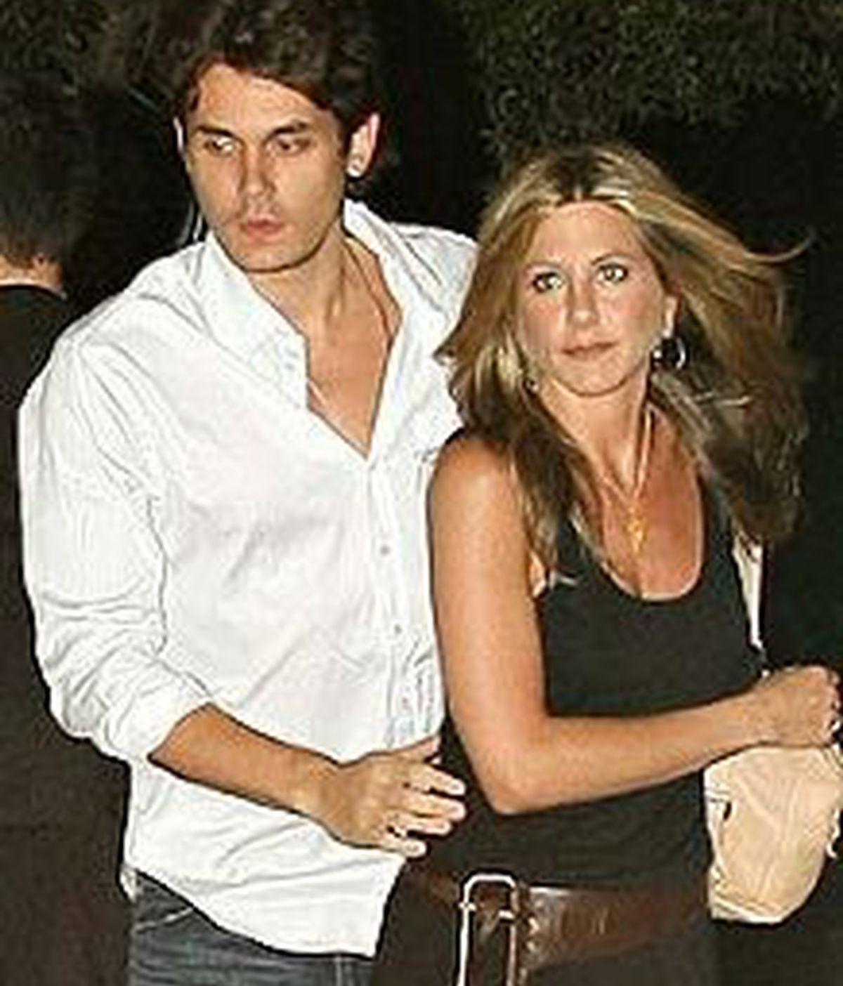 Jennifer Aniston junto a John Mayer en una foto de archivo.