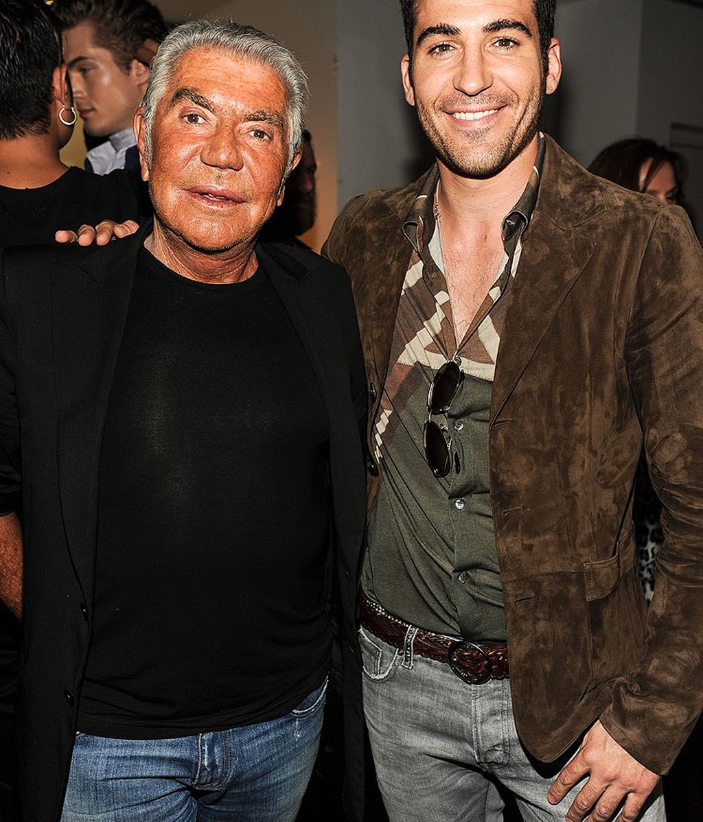 Miguel Ángel Silvestre, adicto a la moda de Milán en el desfile de Roberto Cavalli