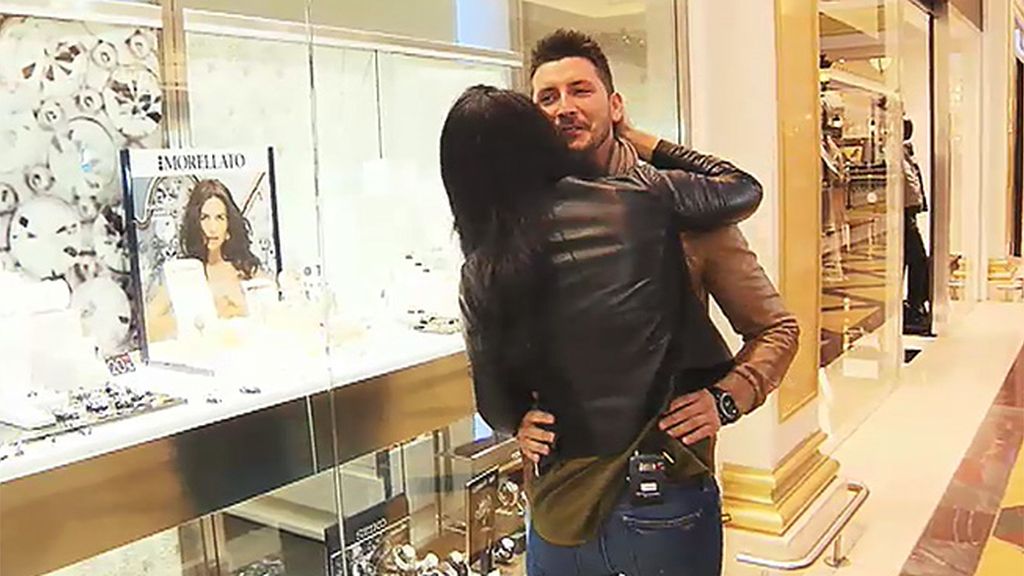 Manu, sobre el beso: “No me he podido resistir”