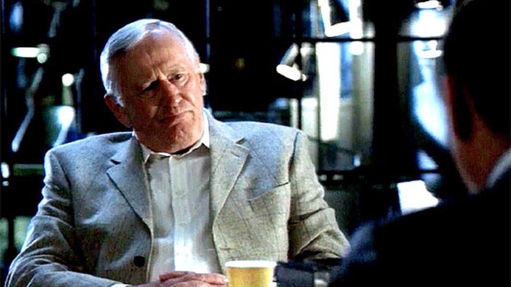 Cap. 15, T.7: 'La ley de la gravedad'