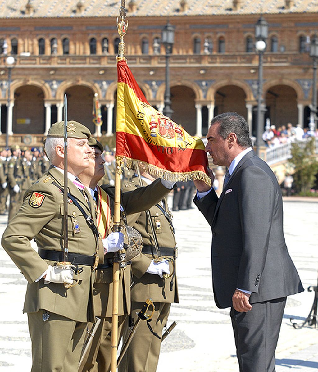 La Duquesa, firme por España; multicolor por amor