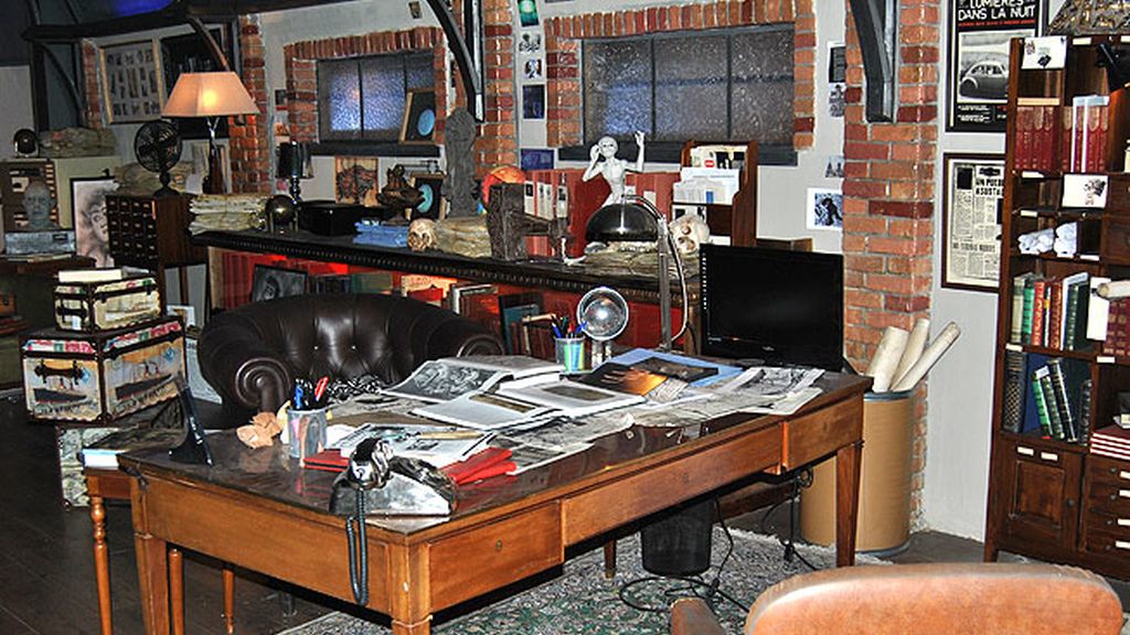 El plató de ‘Cuarto Milenio’: una biblioteca sin fin