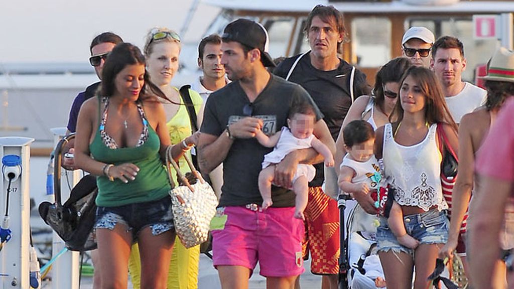 Messi, Fábregas y sus familias se divierten juntos en ibiza