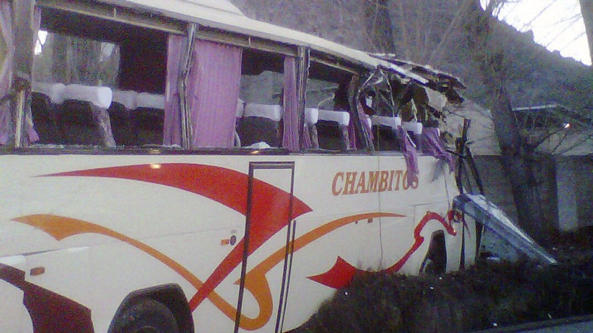 Estado en el que ha quedado el autobús que ha sufrido un accicente en Xátiva