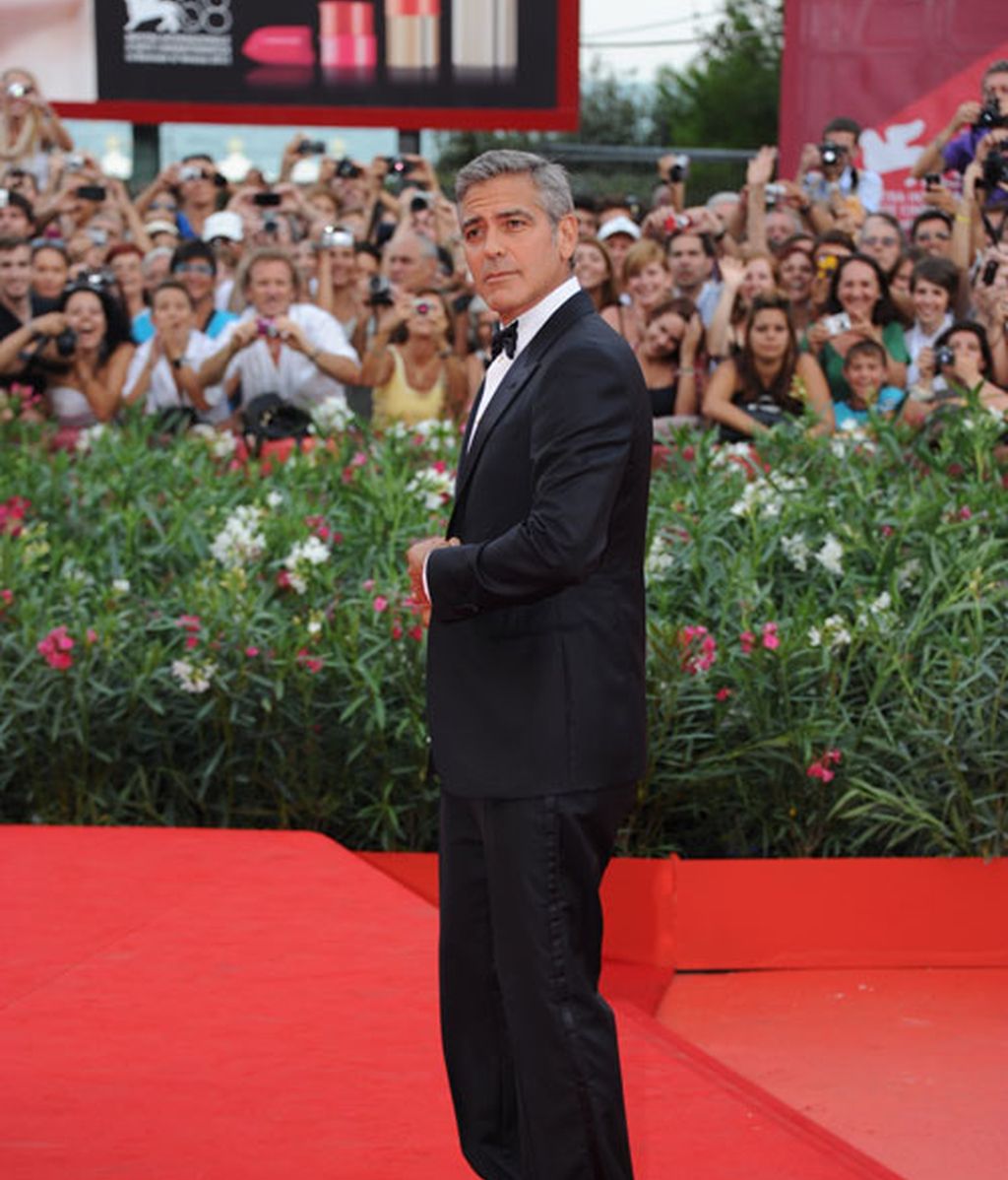 Clooney juega en Venecia con la línea roja entre el galán y el gañán