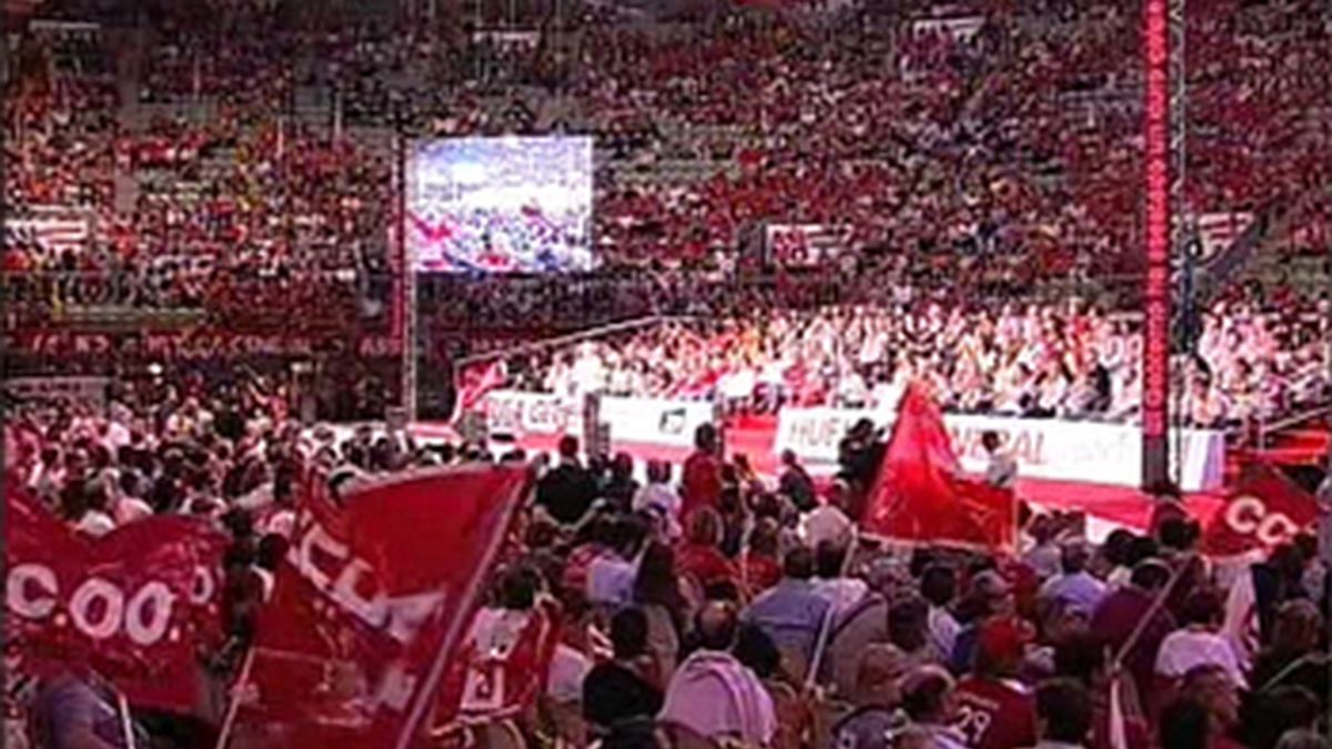Miles de sindicalistas corean "Zapatero dimisión" en un acto de UGT y CC.OO.