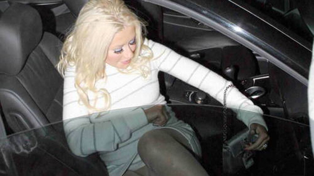 Sin ropa interior... ¿no tienen para bragas?