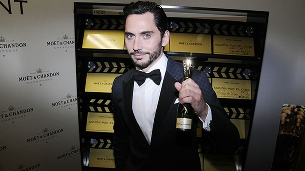 Paco León sabe que no hay nada mejor para un brindis que Möet & Chandon