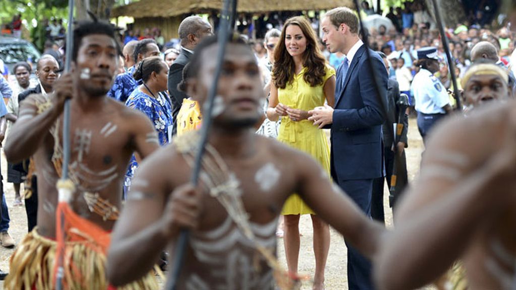 Kate Middleton, del top less al total look tribal