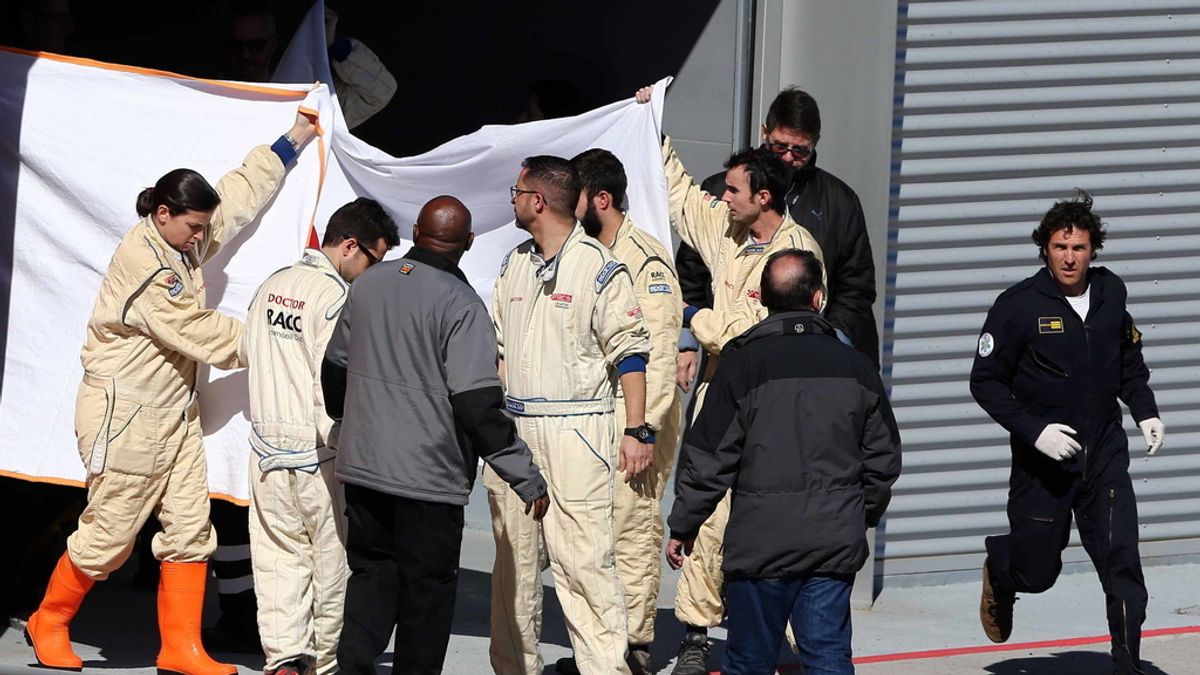 Alonso sufre un accidente en la curva 4 del Circuito de Catalunya