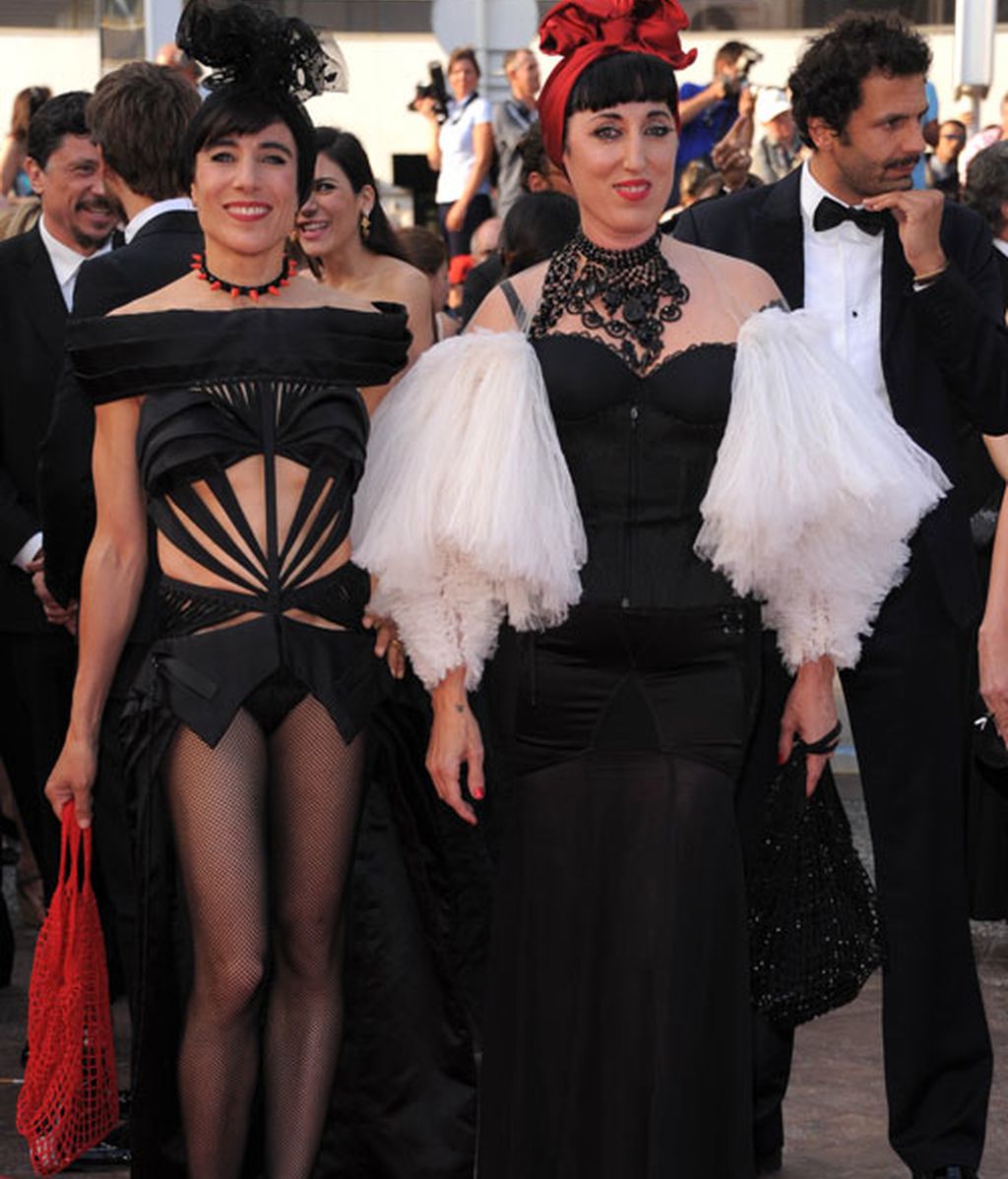 Modelitos y modelazos en la alfombra roja de Almodóvar en Cannes