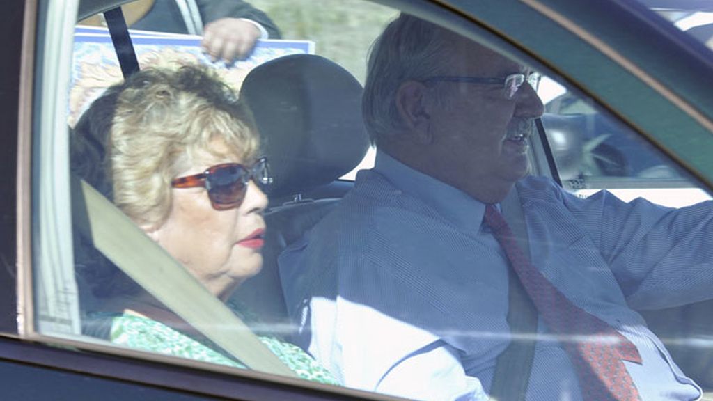 Primeras imágenes de la familia Janeiro-Campanario en la boda de Víctor y Beatriz Trapote