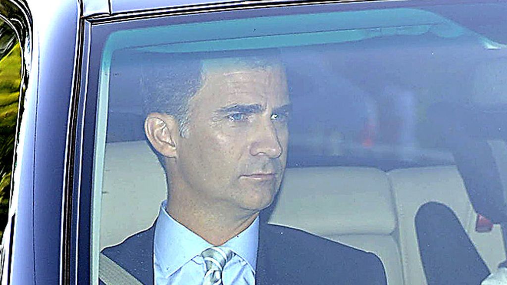 Vuelta al cole de las infantas Leonor y Sofía, con Letizia al volante
