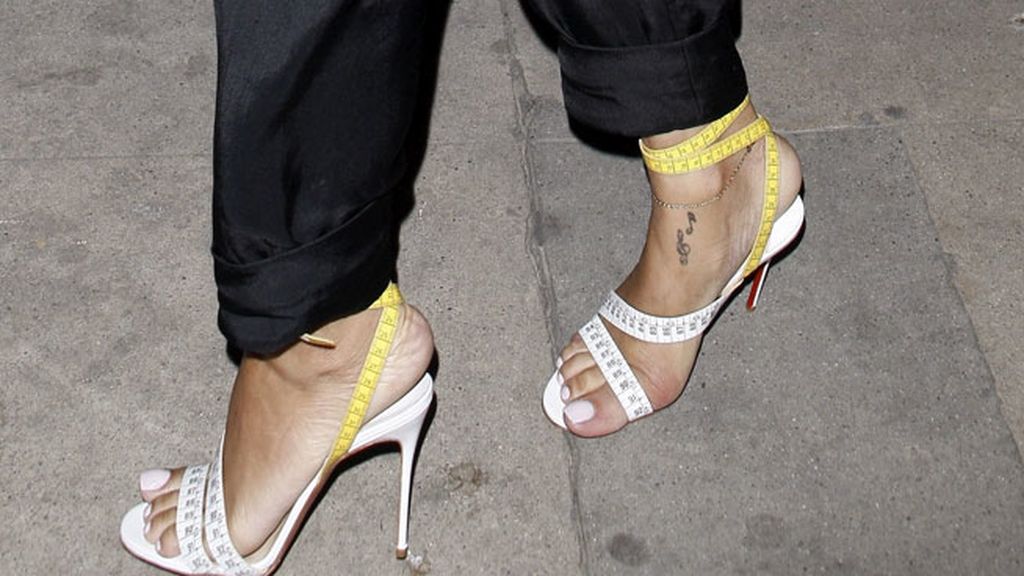 Así es el tatuaje más doloroso de Rihanna