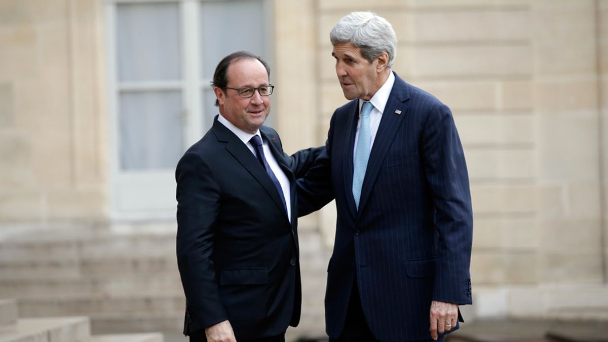 John Kerry se reúne con Hollande en París