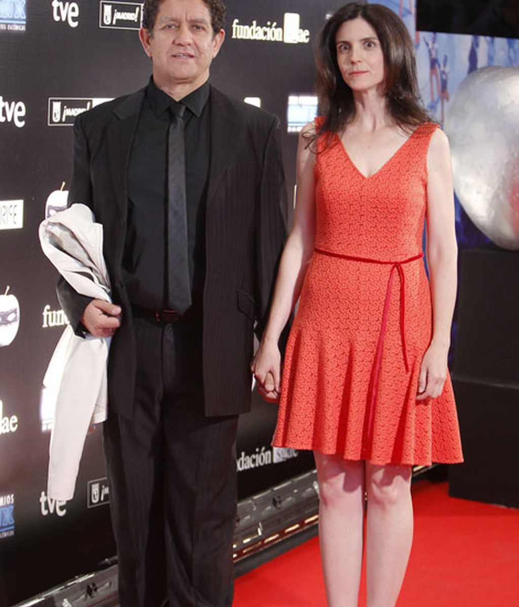 Juan Diego Botto triunfa, con su bigote, en la escena y el 'photocall' de los 'Premios Max'