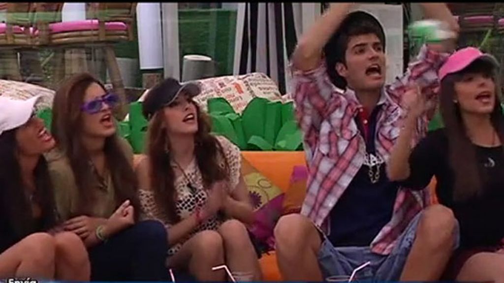 Con pelucas y a lo loco