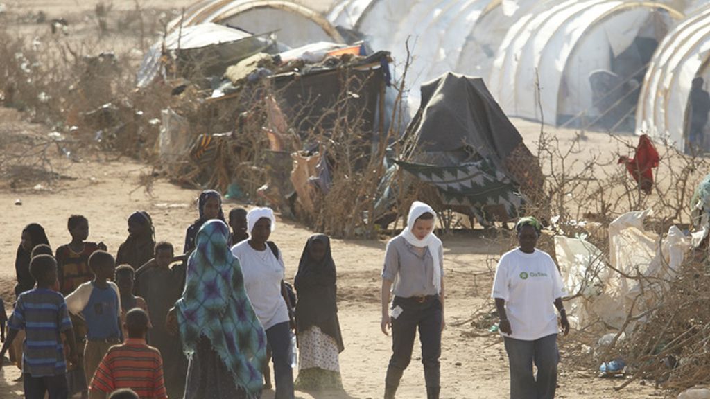 Scarlett lava su imagen