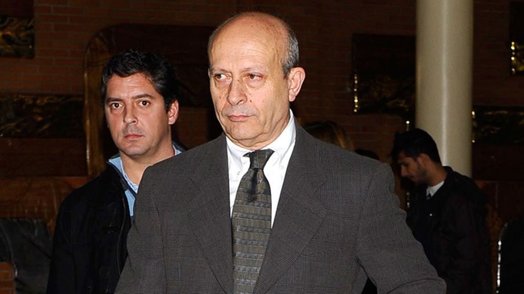 El Ministro de Educación y Cultura, Jose Ignacio Wert, también acudió al tanatorio