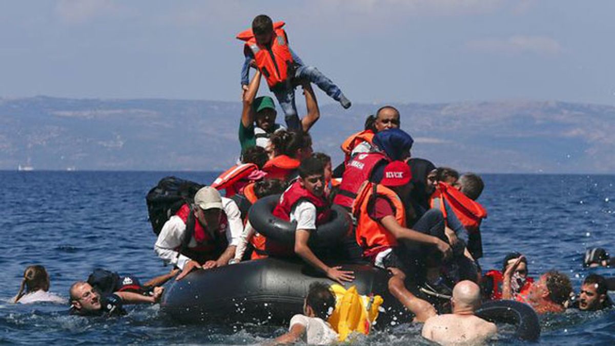 Al menos 34 muertos en el último naufragio de inmigrantes en el Egeo