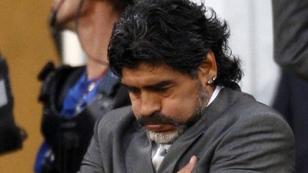 Maradona dice que deja la selección argentina