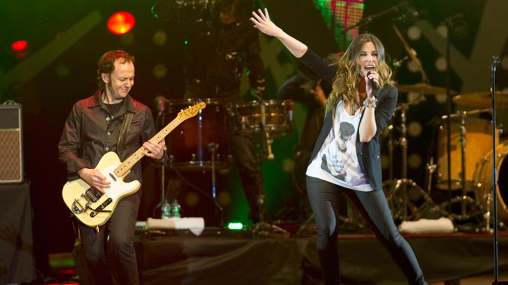 Enrique y Shakira, los 'más mejor' de los Premios 40
