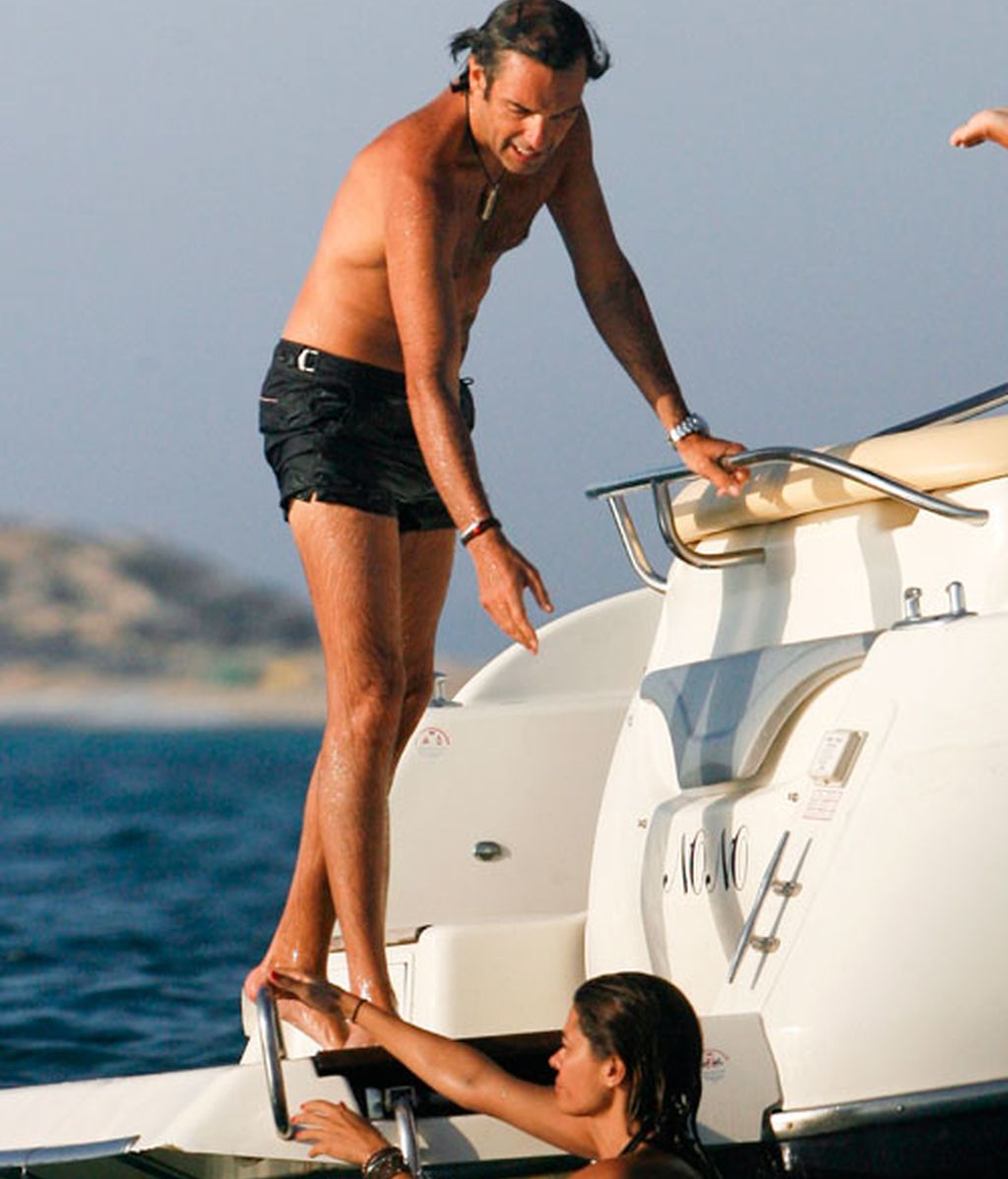 María José Suárez se tuesta en Ibiza