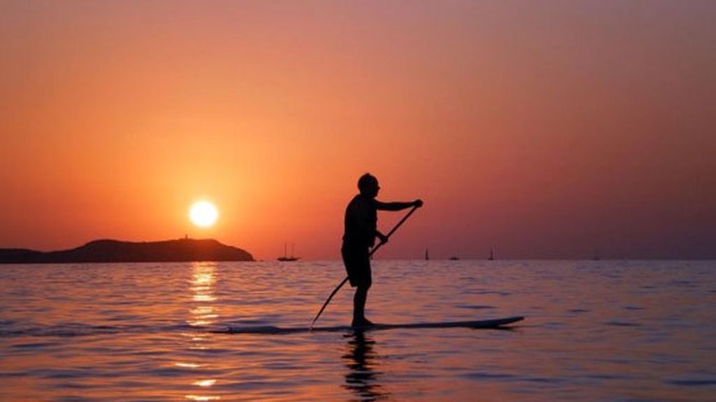 Paddle surf