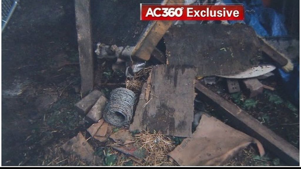 El patio de Ariel Castro en la casa de los horrores de Cleveland