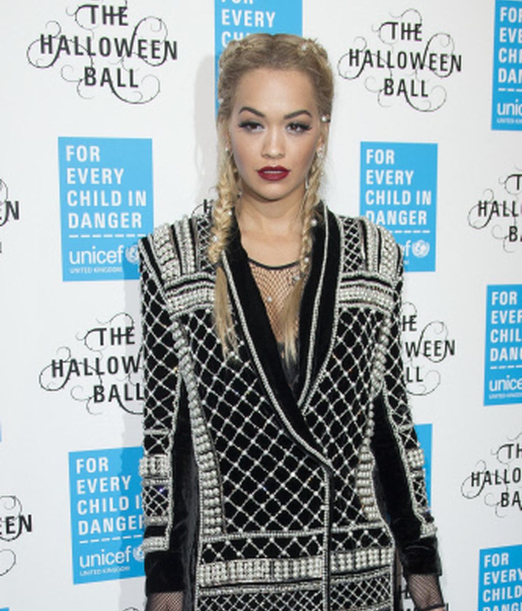 Rita Ora escoge el negro