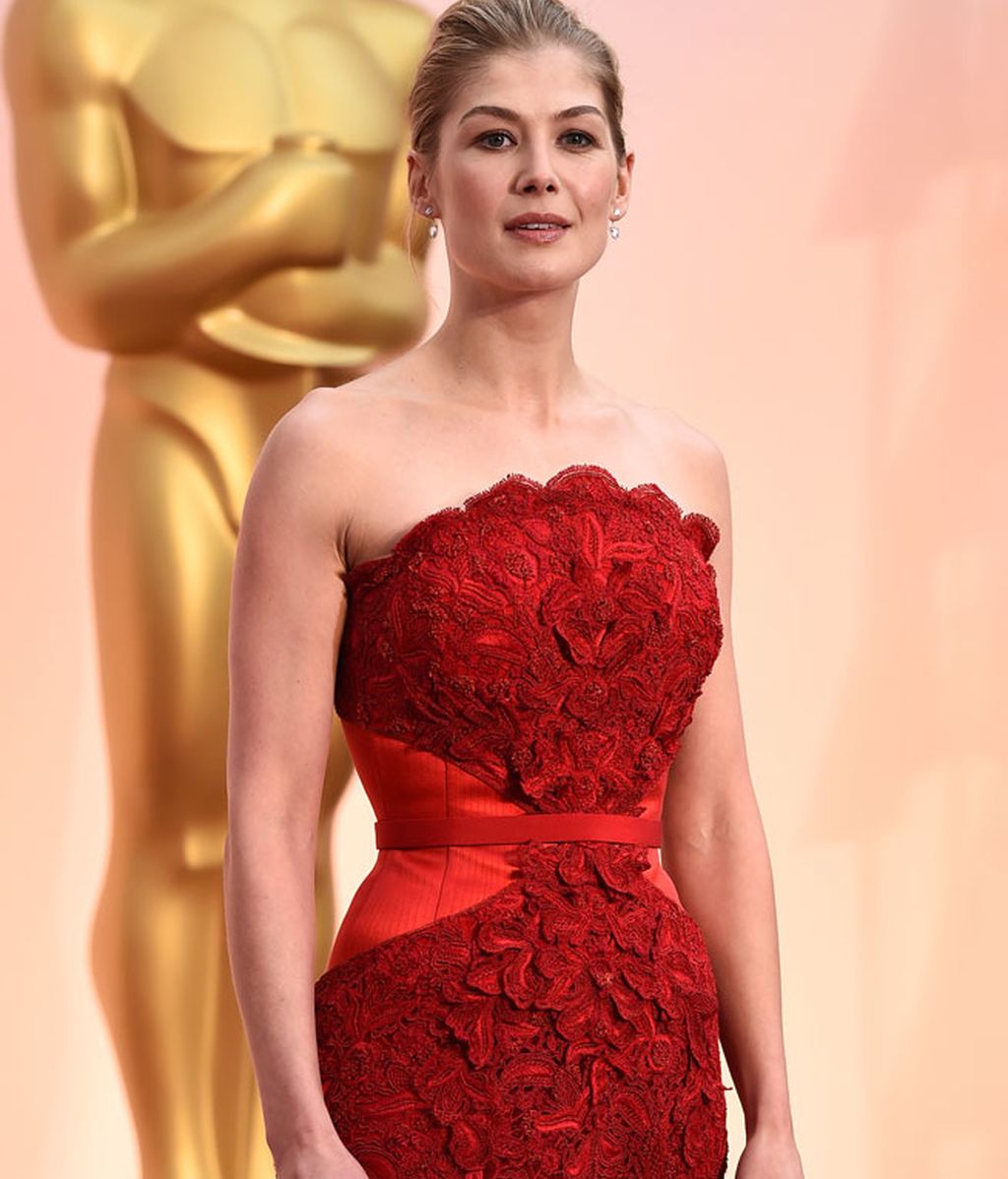 Las 'vips' eligen negro, plata y rojo para vestir en la alfombra roja de los Oscar