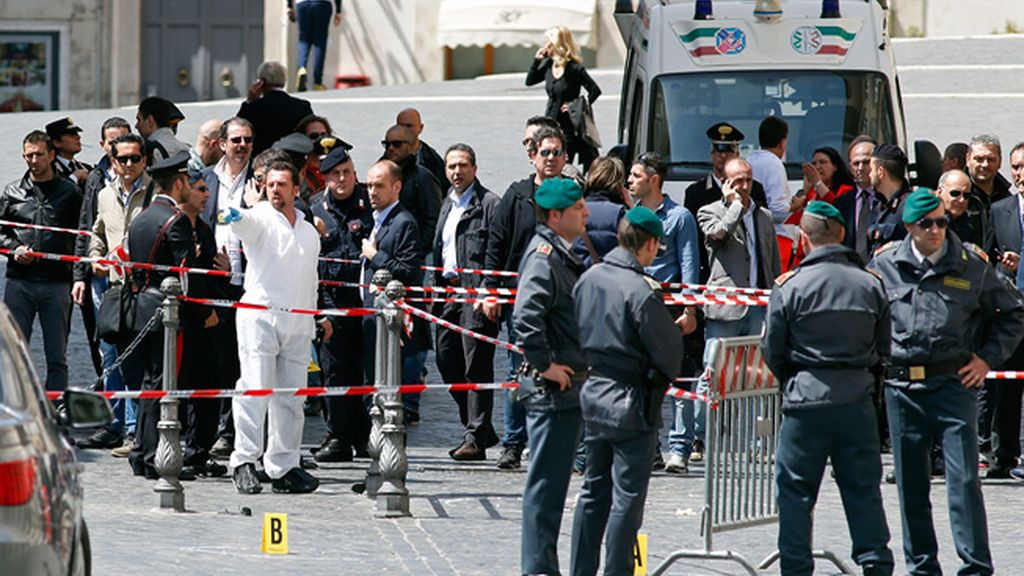 Tiroteo durante la toma de posesión de Letta