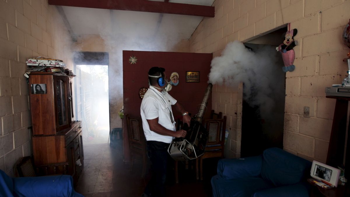 Fumigación en El Salvador contra el virus Zika
