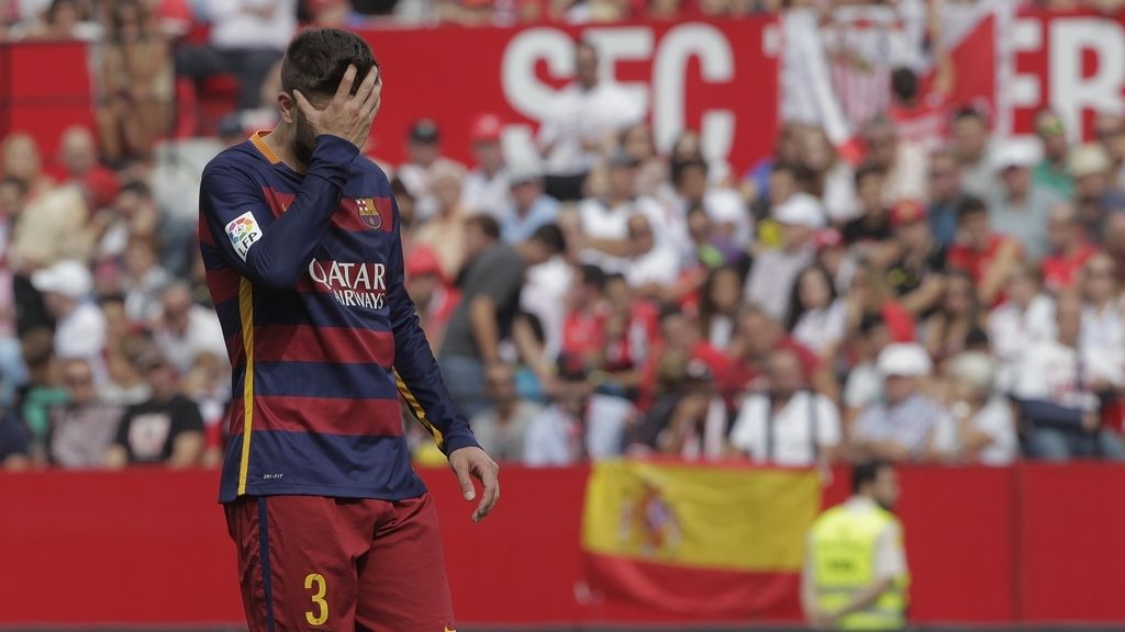 Piqué en el Sánchez Pizjuán