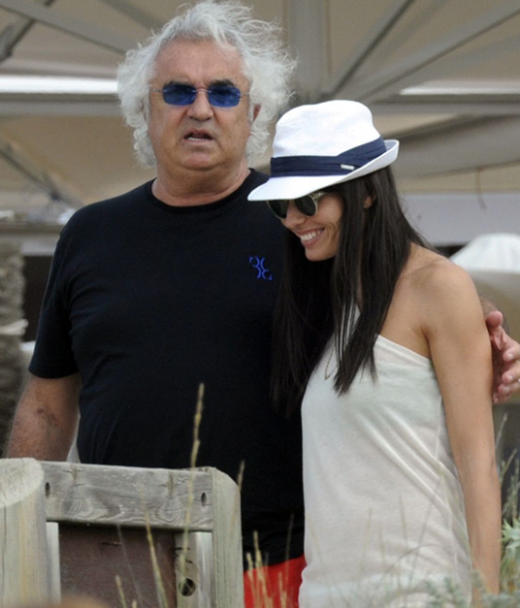 Briatore sigue presumiendo de mujer, ahora en Formentera