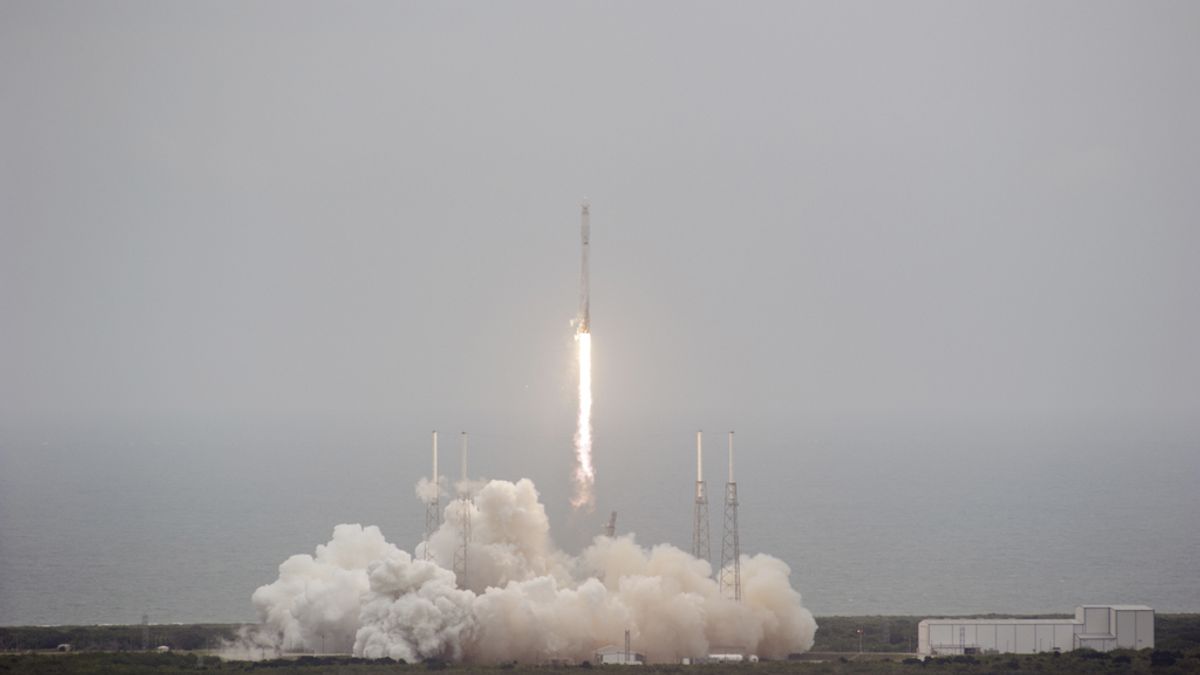 El cohete de SpaceX despega camino de la Estación Espacial Internacional