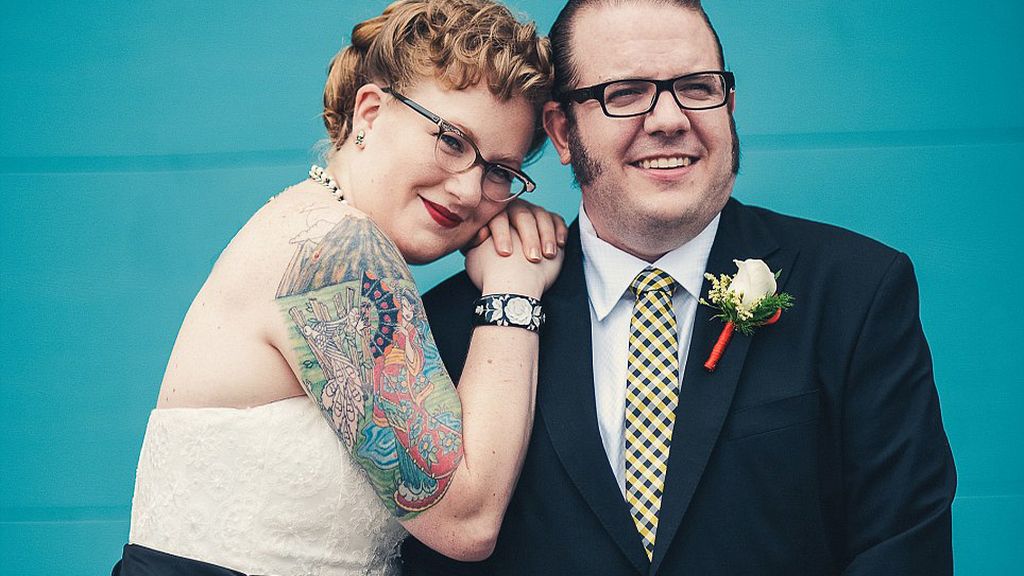 Casadas que enseñan sus tatuajes el día de su boda