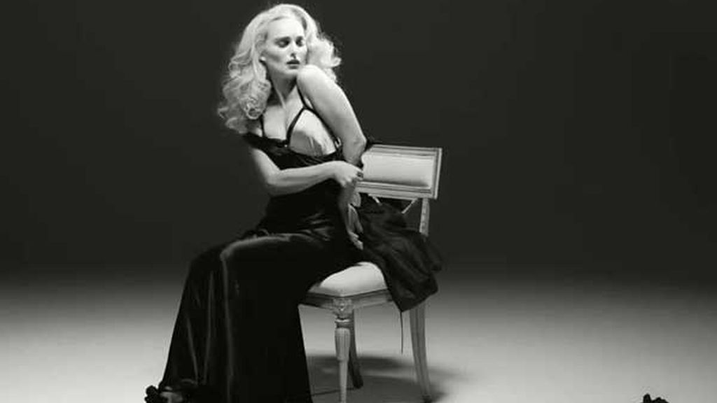Natalie Portman seduce en blanco y negro