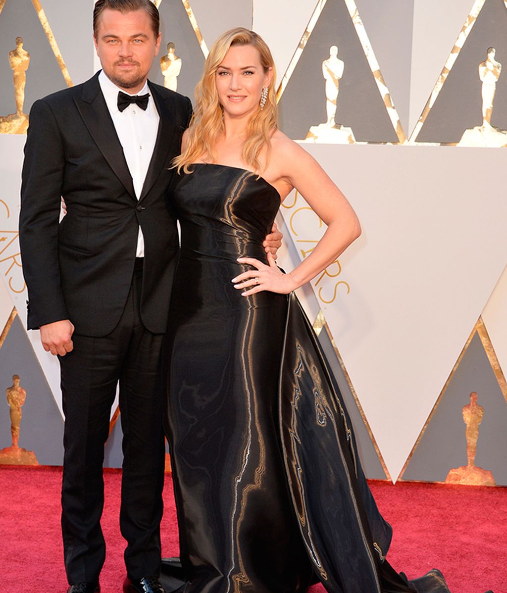Leonardo DiCaprio, junto a Kate Winslet, por fin se llevó el Oscar
