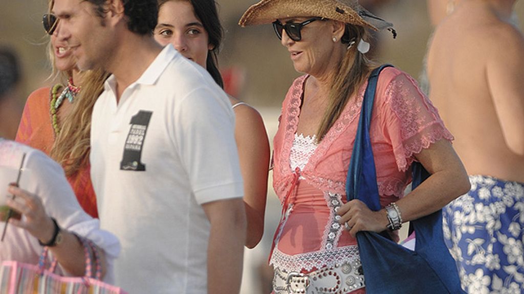 Susana acudió a la presentación de la colección de joyas de Elena Tablada
