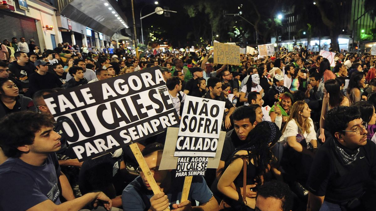 Unas 35.000 personas protestan en Sao Paulo