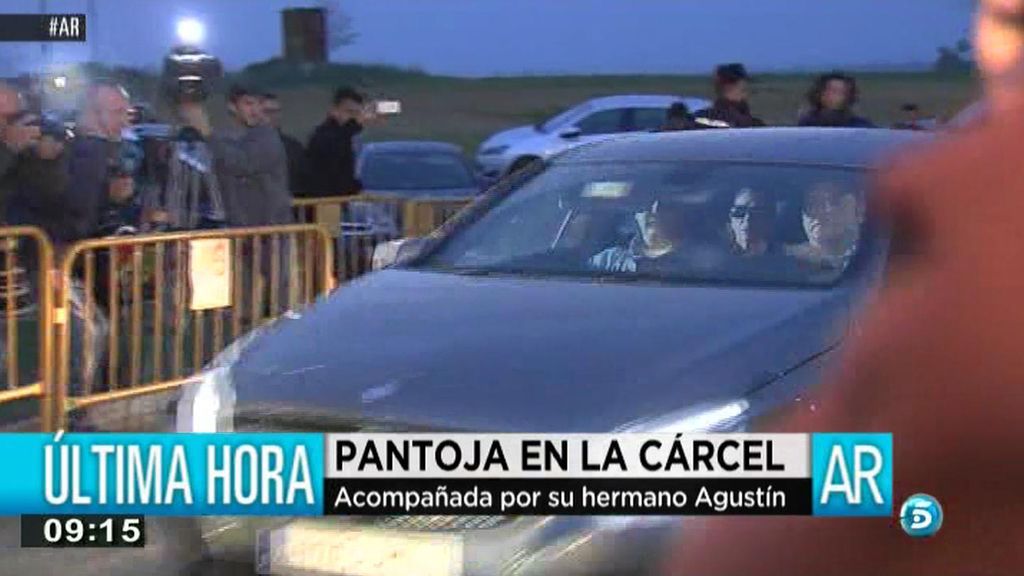 La cantante entró en prisión a las 07:54 de la mañana